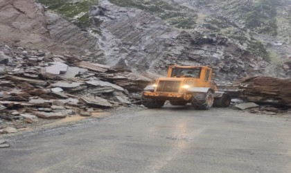 Şırnak-Beytüşşebap yolunda heyelan