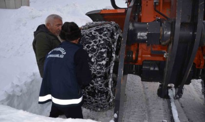 Şırnakta yüksek rakımlı bölgelerde kar kalınlığı 2 metreyi aştı