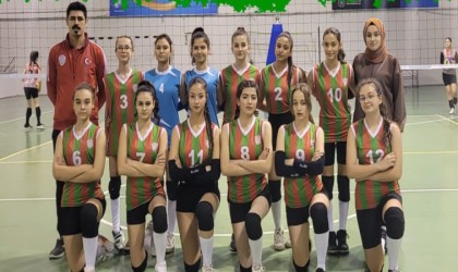 1308 Osmaneli Belediyespor Voleybol Takımına ligi 3üncü bitirdi