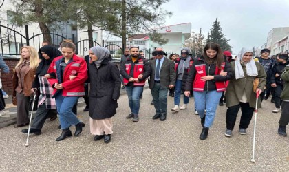 Adıyamanda görme engellilerden farkındalık yürüyüşü