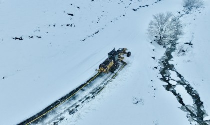 Ağrıda Kar Kaplanları kapanan yollar için seferber oldu