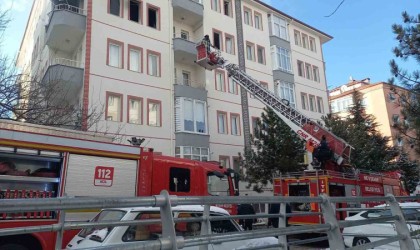 Apartman dairesinde çıkan yangın korkuttu