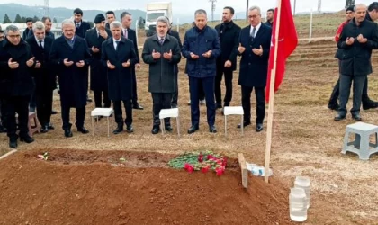 Bakan Yerlikaya’dan, şehit ailesine taziye ziyareti