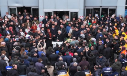 Başkan Başdeğirmen mesai arkadaşlarının sevgi seliyle karşılandı