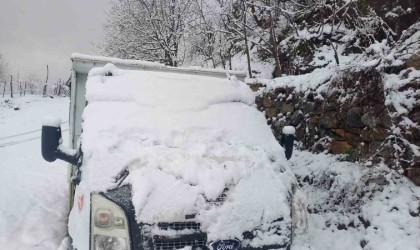 Batmanda 70in üzerinde köy yolu kardan ulaşıma kapadı