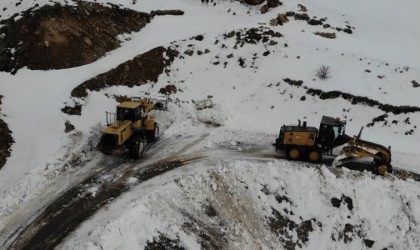 Bayburt İl Özel İdaresi, 978 kilometrelik yol ağı için gece gündüz çalışıyor