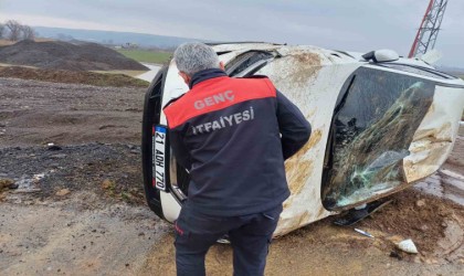 Bingölde kontrolden çıkan otomobil takla attı: 1 yaralı