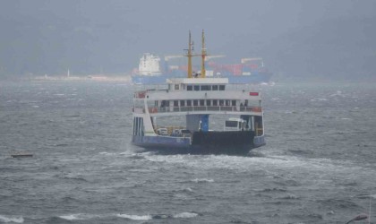 Bozcaada ve Gökçeadaya yarınki tüm feribot seferleri iptal edildi