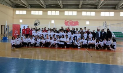 Fabrika Voleybol’un 32’ncisi Solhan’da açıldı