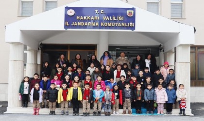 Hakkari jandarmadan öğrencilere sinema etkinliği sürprizi