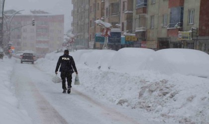 Hakkaride kartpostallık kar manzaraları görenleri mest etti