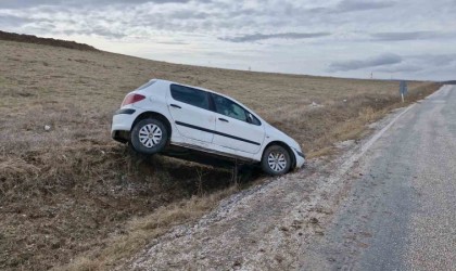 Kontrolden çıkan otomobil takla attı: 3 yaralı