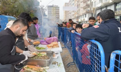 Mardin’de ’Hamsi Festivali’; katılımcılara 1 ton balık ikram edildi