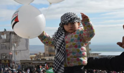 Mardin’de terör ve İsrail protestosu; müftü ile papaz dua etti