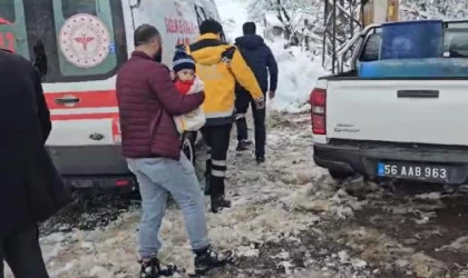 Muhammed bebek, kardan kapanan yolun açılması ile hastaneye götürüldü