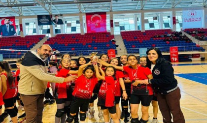 Niğdede voleybol şampiyonları belli oldu