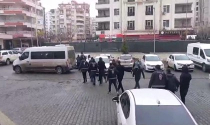 Şanlıurfada Canan Karatayı dolandıran şüphelinin de aralarında bulunduğu 47 zanlı yakalandı