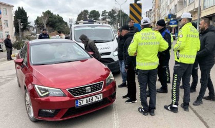 Sinopta zincirleme trafik kazası maddi hasarla atlatıldı