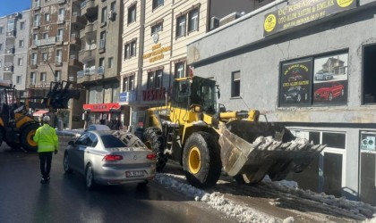 Şırnak Belediyesi kar temizleme çalışmalarına başladı