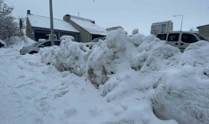 Tatvanda biriken karlar yer yer 3 metreyi geçti