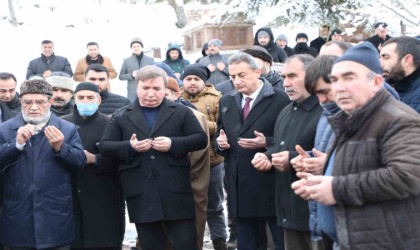 Vefat eden Erzincan Valisi Aydoğdunun babaannesi son yolculuğuna uğurlandı