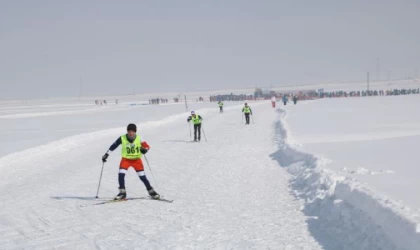 Yüksekova’da 665 sporcunun katıldığı Türkiye Kayaklı Koşu Eleme Yarışması sona erdi