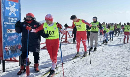 Yüksekovada huzura kavuşan dağlar, sporcularla hayat buldu