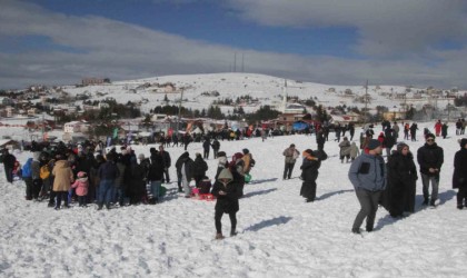 2000 rakımlı Çambaşı Yaylasında renkli festival