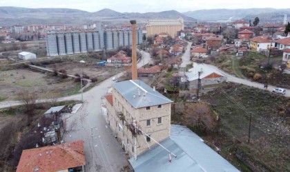 83 yıllık un fabrikası saat gibi çalışıyor