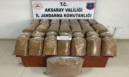 Aksarayda durdurulan yolcu otobüsünde 168 kilo kaçak tütün ele geçirildi