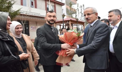 Bakan Uraloğlu: Temennimiz, göçük altındaki vatandaşlarımıza sağ salim ulaşılması