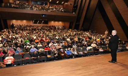 Başkan Başdeğirmen: Gençlerimize faydalı olmaya çalışıyoruz