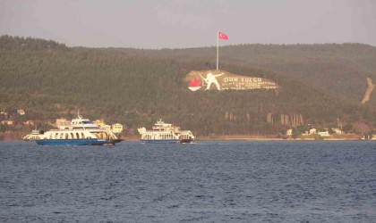 Bozcaada ve Gökçeadaya yarınki tüm feribot seferleri iptal edildi