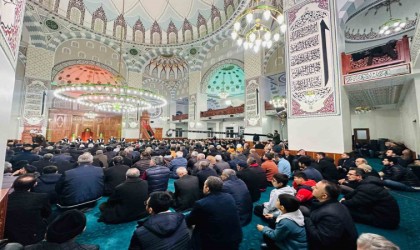 Depremde ağır yara alan Adıyamanda Miraç Kandili idrak edildi