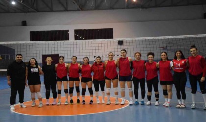 Depremzede kadın sporcular, voleybolda başarılara imza atıyor