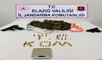 Elazığda 3 kilo skunk ve 2 adet silah ele geçirildi