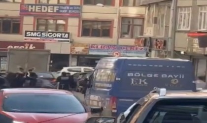 Elazığda cadde ortasında taşlı sopalı kavga: 1 yaralı