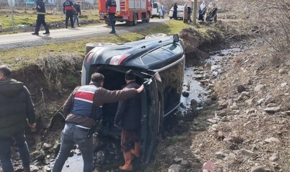 Elazığda otomobil yoldan çıkıp takla attı: 1 yaralı