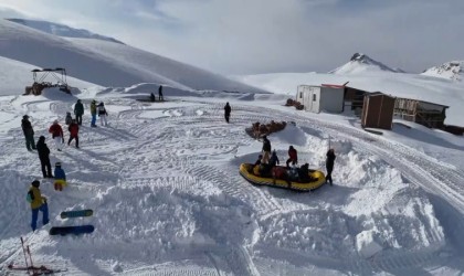 Ergan Kayak Merkezinde kar raftingi