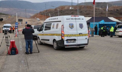 Erzincan İliçte toprak kaymasının meydana geldiği maden ocağının çevre izin ve lisans belgesi iptal edildi