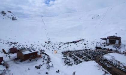 Hakkari’de 2 bin 800 rakımda Kar Festivali