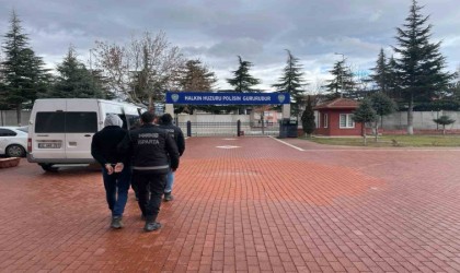 Ispartada kahvehaneye narkotik operasyon: 2 şüpheli tutuklandı