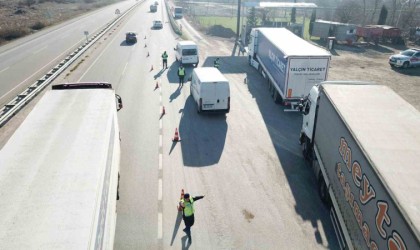 Jandarma ekiplerinden kış lastiği denetimi