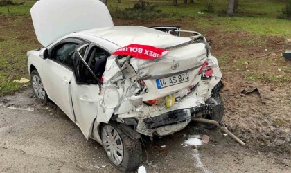 Kağıt gibi ezilen otomobilden ağır yaralı çıkarılmıştı: Acı haber geldi