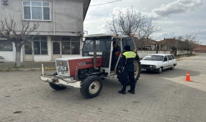 Kırklarelide traktör sürücüleri bilgilendirildi