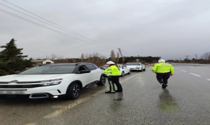 Kırklarelinde trafik denetimi: 17 araç trafikten men edildi