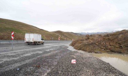 Muşta heyelan meydana gelen alanda inceleme başlatıldı