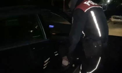 Osmaniyede polisin durdurduğu otomobilden uyuşturucu madde çıktı