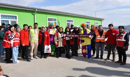 (Özel) Depremin 1. Yıl dönümünde Siverekli STKlar Adıyamanlı Depremzedeleri unutmadı