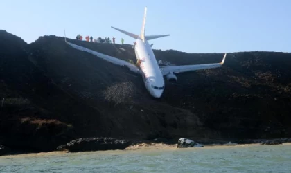 Pistten çıkan uçağın kaptan pilotu yardımcısını ‘tehlikeli işler yapıyorsun’ diye uyarmış